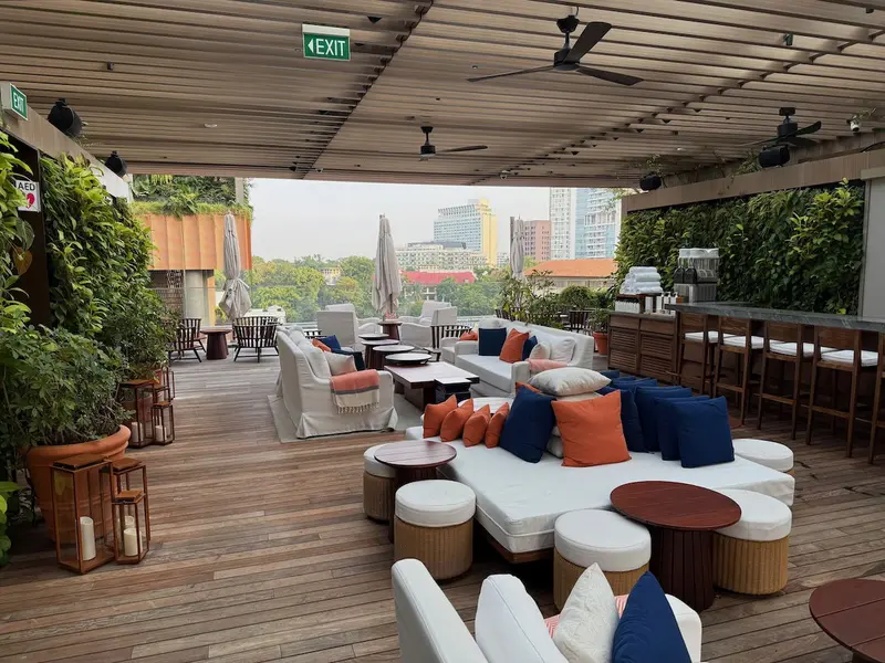 بار پشت‌بام سنگاپور EDITION