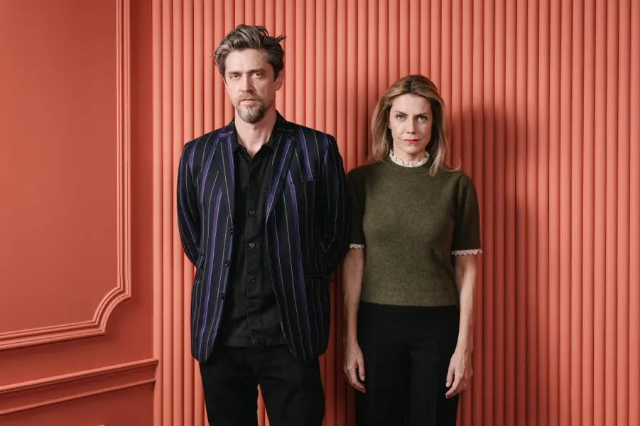 ساوانا، جورجیا - ۳۱ اکتبر: (چپ به راست) آندرس موشی‌تی و باربارا موشی‌تی برای پرتره‌ای در جشنواره فیلم SCAD Savannah در ۳۱ اکتبر ۲۰۲۵ در ساوانا، جورجیا. (عکس: اِما مک‌آنتایر/گی‌تی ایمیجز برای SCAD)