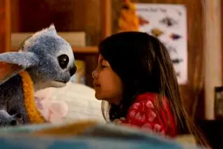 (چپ به راست) استیچ در لایلو & استیچ زنده‌سازی دیزنی. عکسی از دیزنی. © 2025 دیزنی انترپرایزز Inc. تمام حقوق محفوظ است.